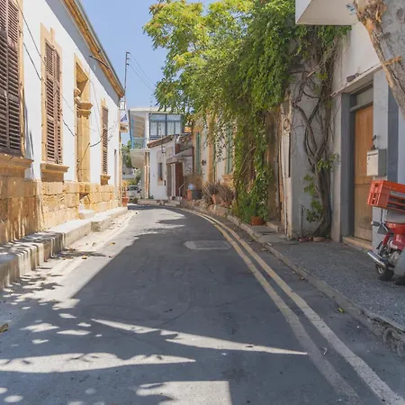 1927 Heritage House - Indoor Garden , Old Nicosia
