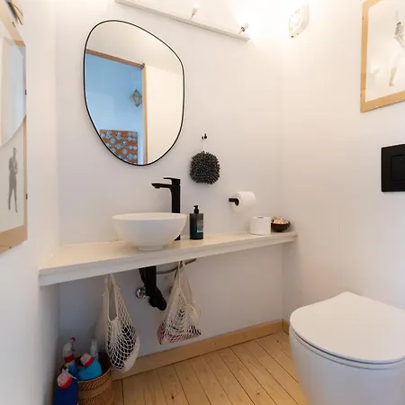 1927 Heritage House - Indoor Garden , Old Feriehus Nicosia