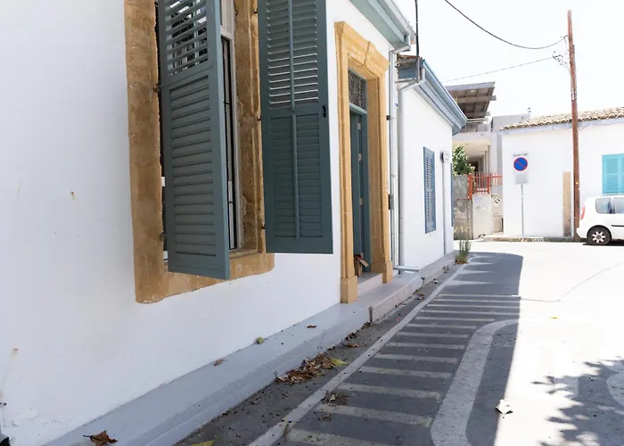 1927 Heritage House - Indoor Garden , Old Nicosia