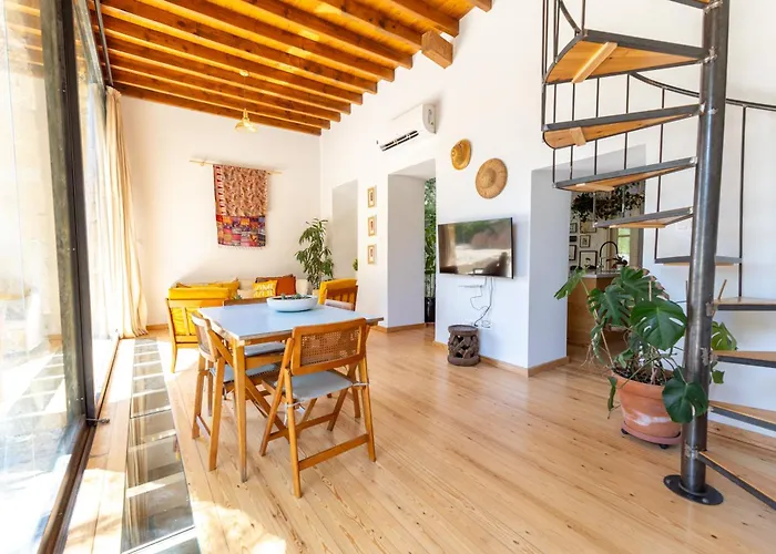 1927 Heritage House - Indoor Garden , Old בית נופש ניקוסיה