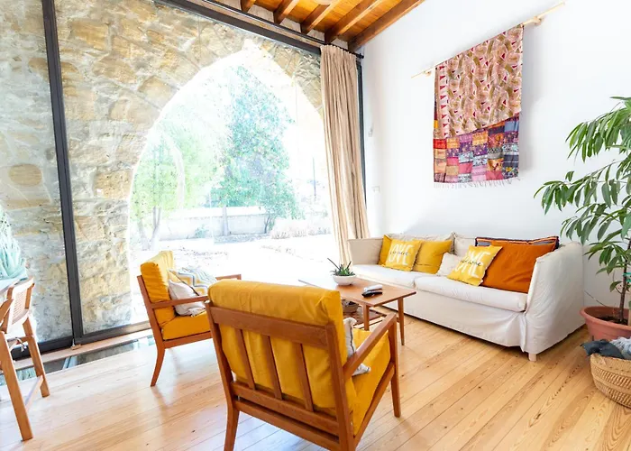 1927 Heritage House - Indoor Garden , Old * ניקוסיה